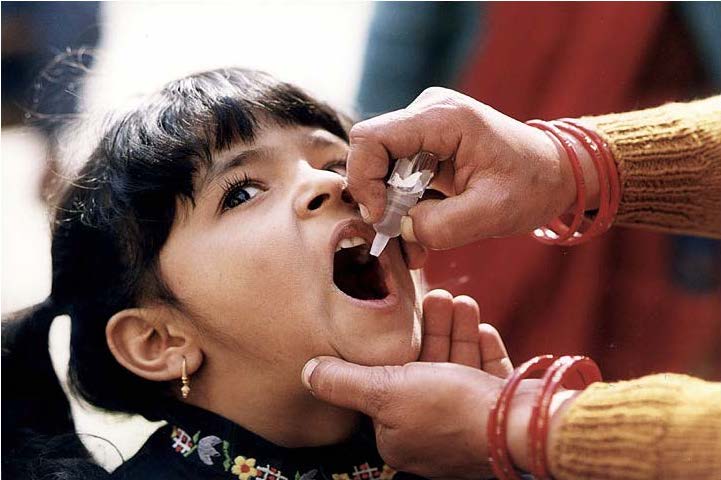 Little girl receiving a vacine
